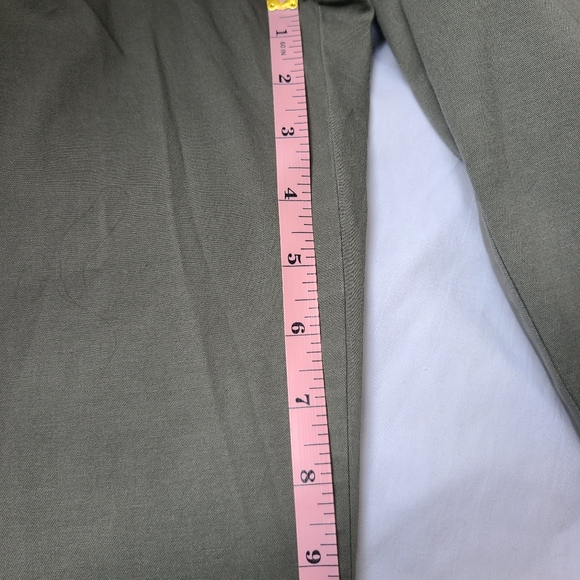 Gloria Vanderbilt Anya Capri Cargo Pants. Sage Green Size 8 - Picture 11 of 14